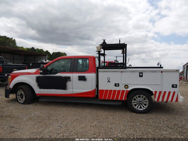 44847251 :رقم المزاد ، 1FD7X2A61HEB70550 vin ، 2017 Ford F-250 Xl مزاد بيع