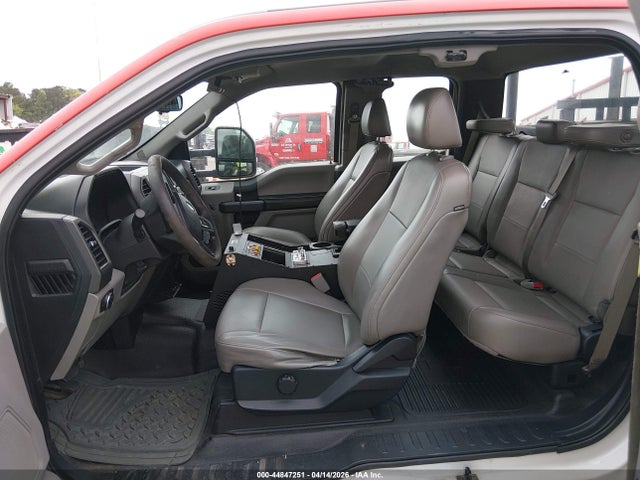 44847251 :رقم المزاد ، 1FD7X2A61HEB70550 vin ، 2017 Ford F-250 Xl مزاد بيع