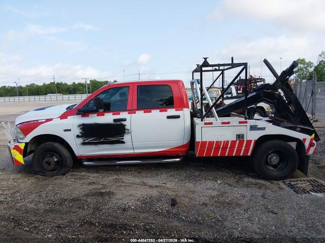 44847252 :رقم المزاد ، 3C7WRTCJ1JG259408 vin ، 2018 Ram 3500 Chassis Tradesman/slt/laramie مزاد بيع