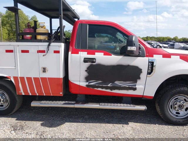44847255 :رقم المزاد ، 1FTBF2B66KEF11898 vin ، 2019 Ford F-250 Xl مزاد بيع