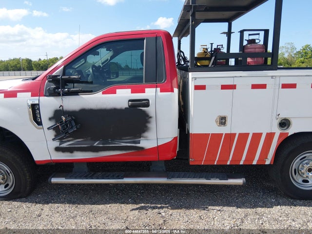 44847255 :رقم المزاد ، 1FTBF2B66KEF11898 vin ، 2019 Ford F-250 Xl مزاد بيع