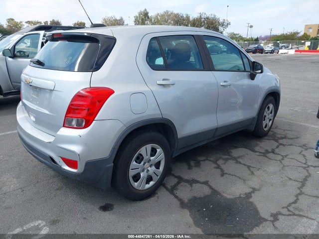 Chevrolet TRAX LS 2018 3GNCJKSB6JL284086 Image 4