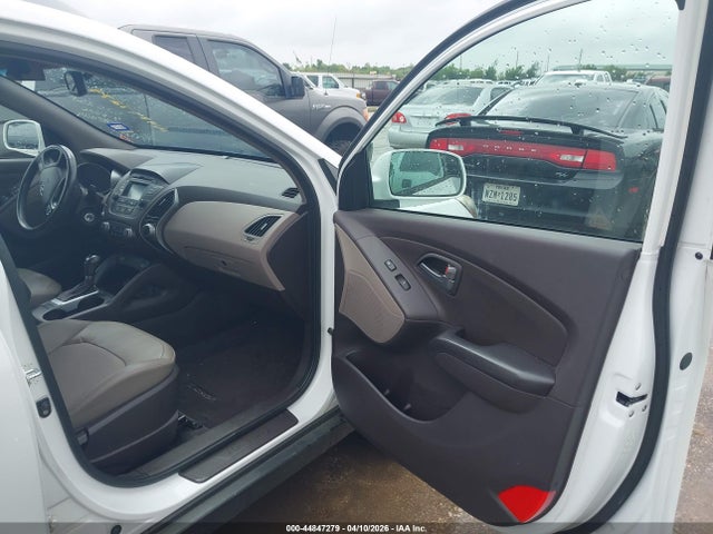 2014 Hyundai Tucson Se მანქანა იყიდება აუქციონზე, vin: KM8JU3AG6EU926758, აუქციონის ნომერი: 44847279