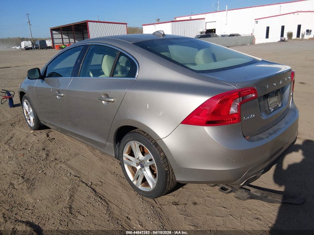 2015 VOLVO S60 YV126MFK4F2351279 Photo 2