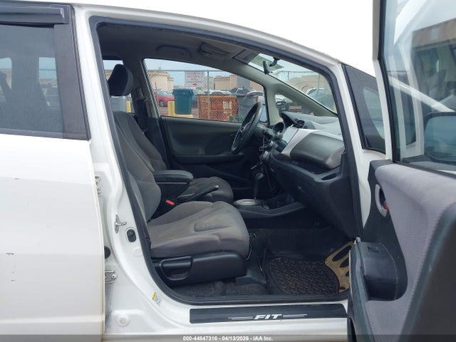 Продажа на аукционе авто 2013 Honda Fit, vin: JHMGE8H38DC042268, номер лота: 44847316