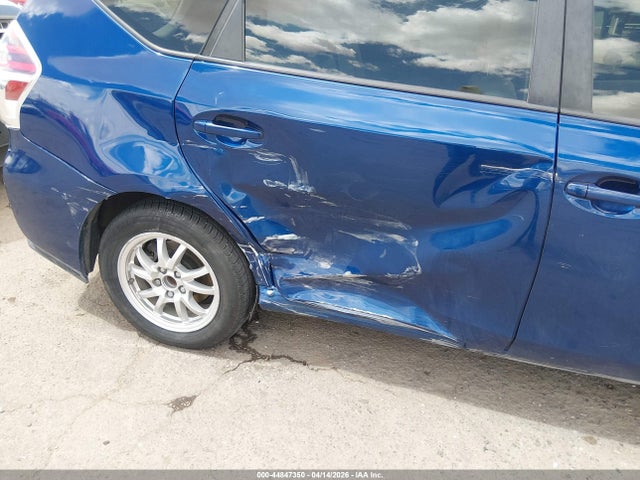 Toyota Prius V Four 2017 JTDZN3EU0HJ060761 Image 6