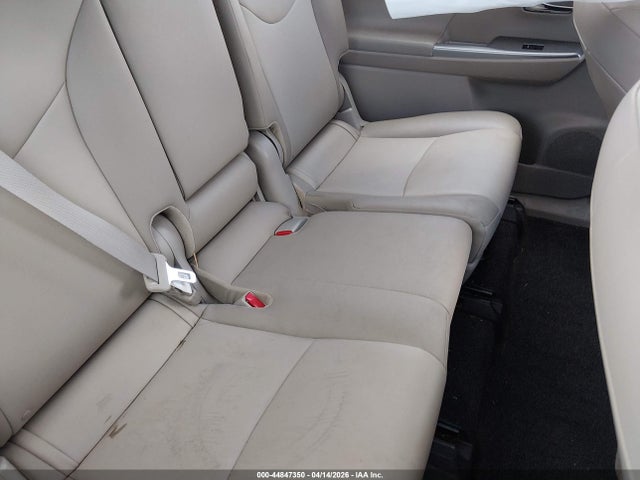 Toyota Prius V Four 2017 JTDZN3EU0HJ060761 Image 8