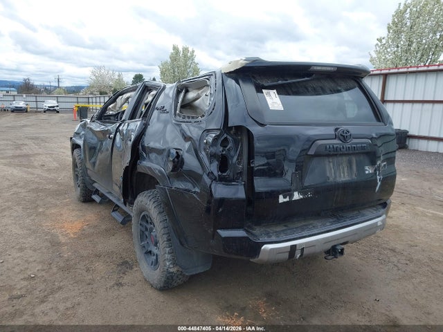 2022 Toyota 4runner Trd Off Road Premium მანქანა იყიდება აუქციონზე, vin: JTERU5JR6N5972648, აუქციონის ნომერი: 44847405