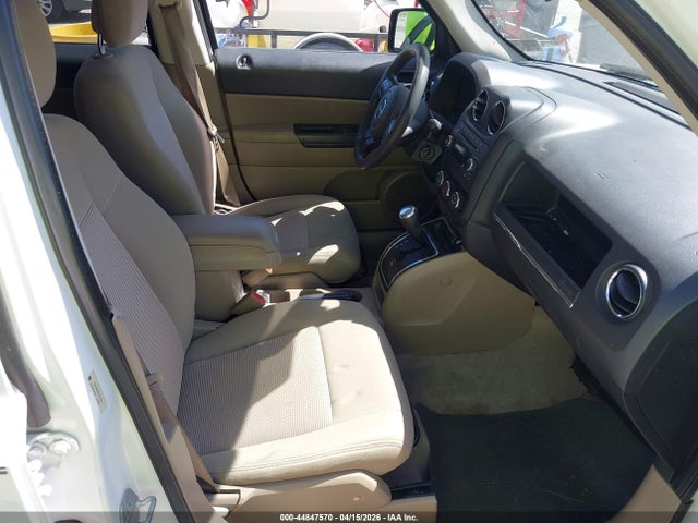 44847570 :رقم المزاد ، 1C4NJRBB6ED771701 vin ، 2014 Jeep Patriot Sport مزاد بيع