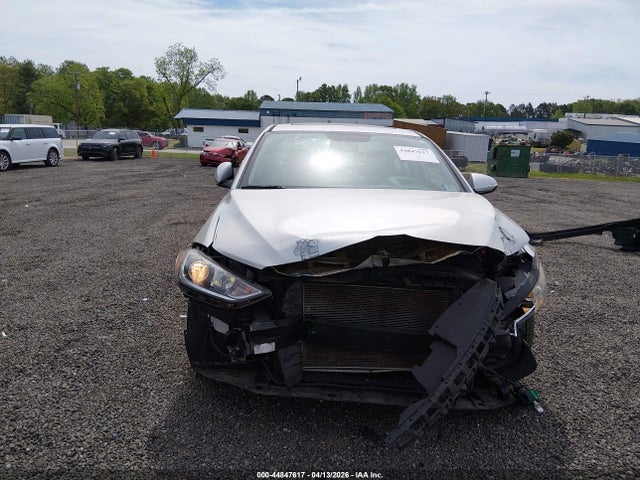 2017 Hyundai Elantra Limited მანქანა იყიდება აუქციონზე, vin: 5NPD84LF0HH038893, აუქციონის ნომერი: 44847617