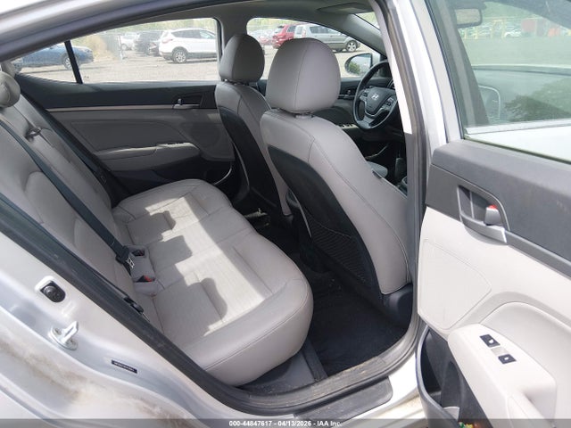 2017 Hyundai Elantra Limited მანქანა იყიდება აუქციონზე, vin: 5NPD84LF0HH038893, აუქციონის ნომერი: 44847617