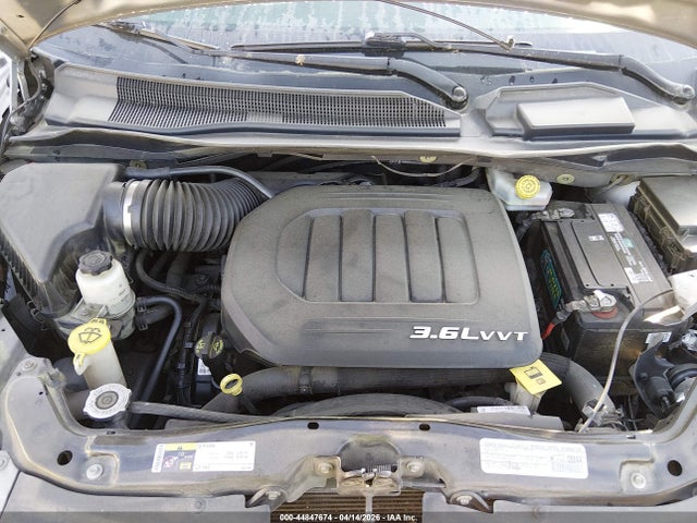 44847674 :رقم المزاد ، 2C4RC1HG5ER277083 vin ، 2014 Chrysler Town & Country S مزاد بيع