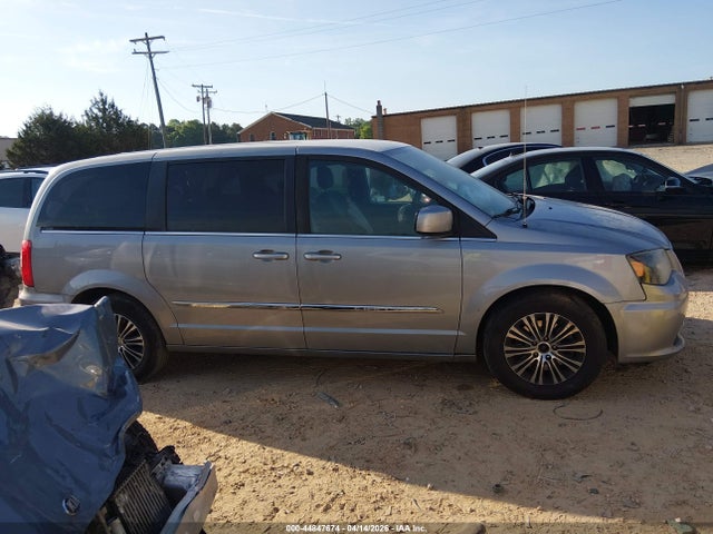 44847674 :رقم المزاد ، 2C4RC1HG5ER277083 vin ، 2014 Chrysler Town & Country S مزاد بيع