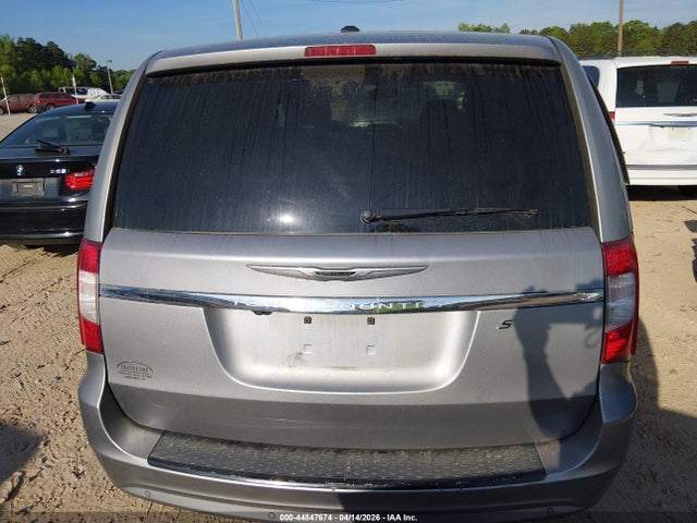 44847674 :رقم المزاد ، 2C4RC1HG5ER277083 vin ، 2014 Chrysler Town & Country S مزاد بيع