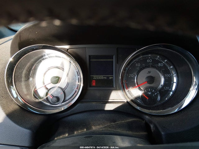 44847674 :رقم المزاد ، 2C4RC1HG5ER277083 vin ، 2014 Chrysler Town & Country S مزاد بيع