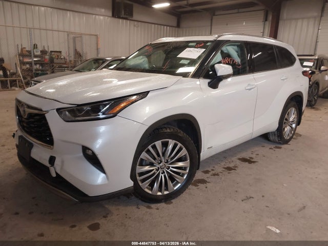 44847753 :رقم المزاد ، 5TDEBRCH6NS090958 vin ، 2022 Toyota Highlander Hybrid Platinum مزاد بيع