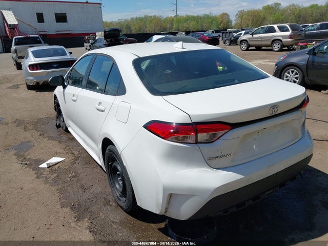 Продажа на аукционе авто 2022 Toyota Corolla Le, vin: 5YFEPMAE5NP330040, номер лота: 44847804