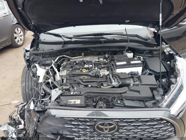 2022 Toyota Corolla Cross Xle მანქანა იყიდება აუქციონზე, vin: 7MUDAABG5NV037876, აუქციონის ნომერი: 44847929