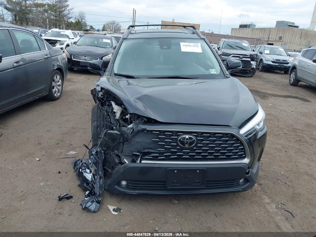 2022 Toyota Corolla Cross Xle მანქანა იყიდება აუქციონზე, vin: 7MUDAABG5NV037876, აუქციონის ნომერი: 44847929