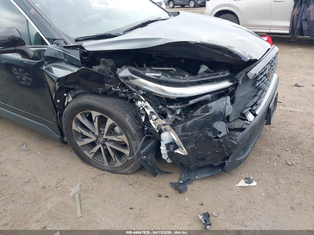 2022 Toyota Corolla Cross Xle მანქანა იყიდება აუქციონზე, vin: 7MUDAABG5NV037876, აუქციონის ნომერი: 44847929