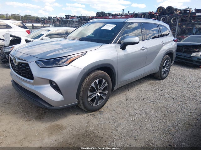 44848002 :رقم المزاد ، 5TDGZRAH3MS533430 vin ، 2021 Toyota Highlander Xle مزاد بيع