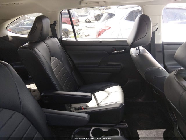 44848002 :رقم المزاد ، 5TDGZRAH3MS533430 vin ، 2021 Toyota Highlander Xle مزاد بيع
