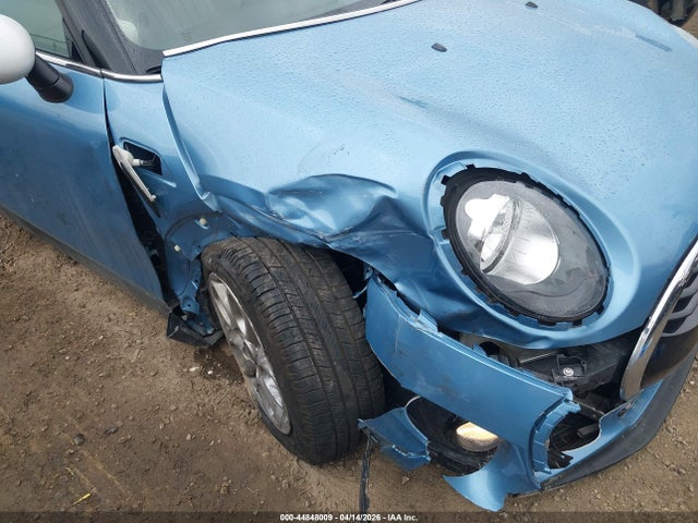 Продаж на аукціоні авто 2017 Mini Clubman Cooper, vin: WMWLN5C59H2E32976, номер лоту: 44848009