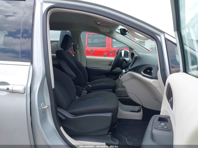 44848027 :رقم المزاد ، 2C4RC1CG8PR606157 vin ، 2023 Chrysler Voyager Lx مزاد بيع