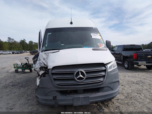 44848034 :رقم المزاد ، W1Y4DBHY9NT082565 vin ، 2022 Mercedes-benz Sprinter 2500 Standard Roof I4 Diesel مزاد بيع