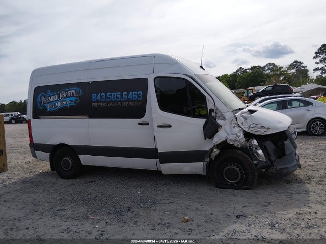 44848034 :رقم المزاد ، W1Y4DBHY9NT082565 vin ، 2022 Mercedes-benz Sprinter 2500 Standard Roof I4 Diesel مزاد بيع