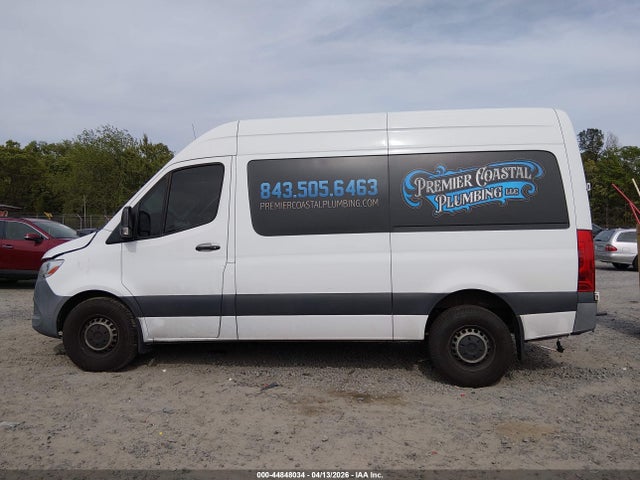 44848034 :رقم المزاد ، W1Y4DBHY9NT082565 vin ، 2022 Mercedes-benz Sprinter 2500 Standard Roof I4 Diesel مزاد بيع