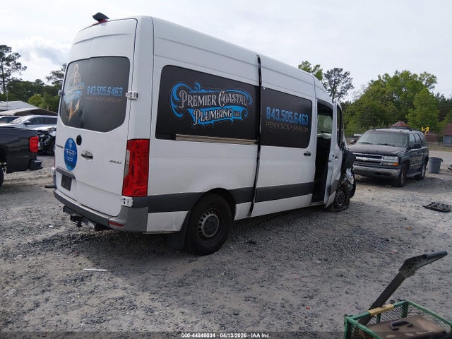 44848034 :رقم المزاد ، W1Y4DBHY9NT082565 vin ، 2022 Mercedes-benz Sprinter 2500 Standard Roof I4 Diesel مزاد بيع