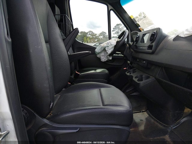 44848034 :رقم المزاد ، W1Y4DBHY9NT082565 vin ، 2022 Mercedes-benz Sprinter 2500 Standard Roof I4 Diesel مزاد بيع