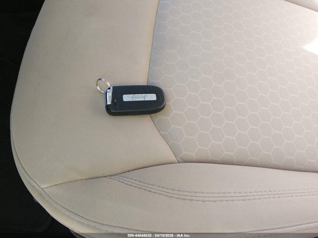 2018 JEEP COMPASS 3C4NJDAB7JT359635 Photo 10