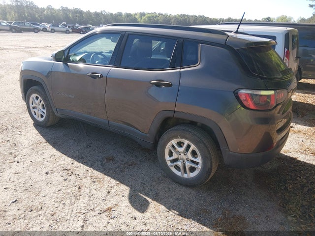 2018 JEEP COMPASS 3C4NJDAB7JT359635 Photo 2