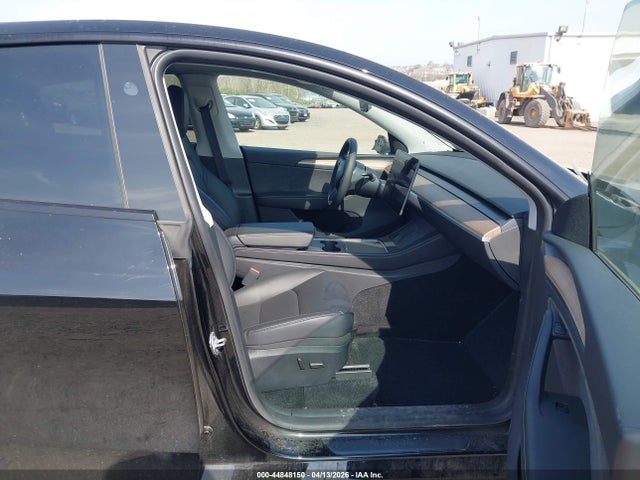Продажа на аукционе авто 2025 Tesla Model Y Long Range Dual Motor All-wheel Drive, vin: 7SAYGDEE6SA360372, номер лота: 44848150