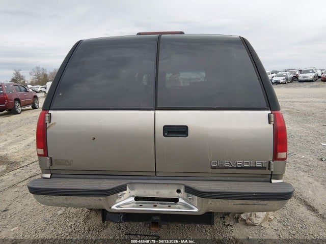 Продажа на аукционе авто 1999 Chevrolet Suburban 2500, vin: 3GNGK26J3XG116441, номер лота: 44848179