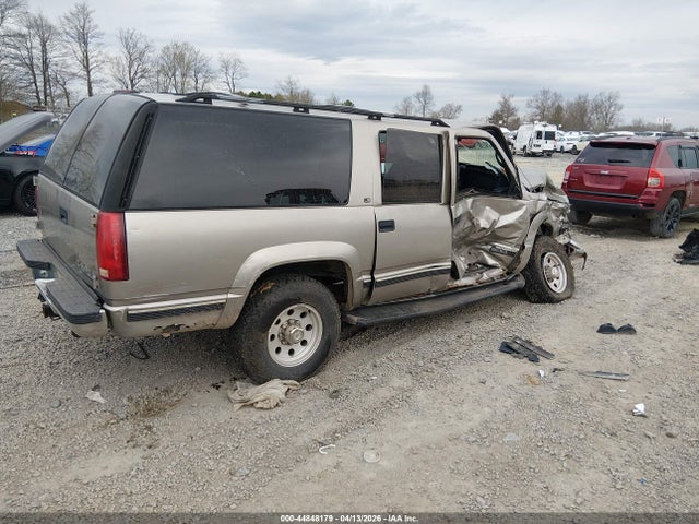 Продажа на аукционе авто 1999 Chevrolet Suburban 2500, vin: 3GNGK26J3XG116441, номер лота: 44848179