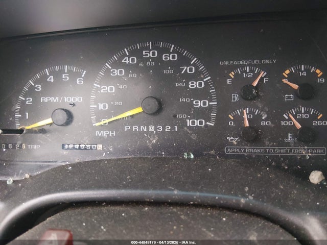 Продажа на аукционе авто 1999 Chevrolet Suburban 2500, vin: 3GNGK26J3XG116441, номер лота: 44848179