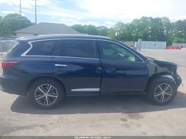 44848180 :رقم المزاد ، 5N1DL0MN8HC556965 vin ، 2017 Infiniti Qx60 مزاد بيع