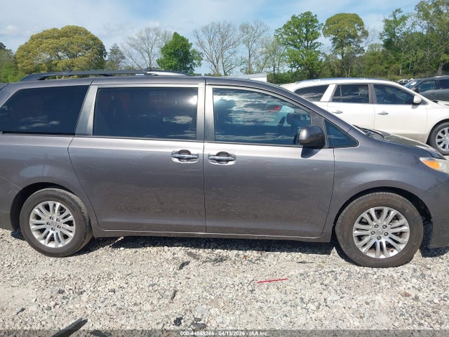 Продаж на аукціоні авто 2017 Toyota Sienna Xle 8 Passenger, vin: 5TDYZ3DC3HS832780, номер лоту: 44848244