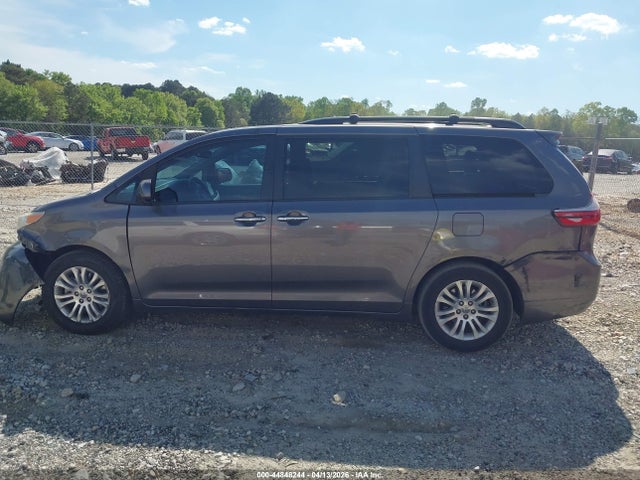 Продаж на аукціоні авто 2017 Toyota Sienna Xle 8 Passenger, vin: 5TDYZ3DC3HS832780, номер лоту: 44848244