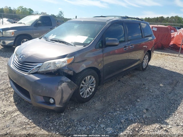 Продаж на аукціоні авто 2017 Toyota Sienna Xle 8 Passenger, vin: 5TDYZ3DC3HS832780, номер лоту: 44848244