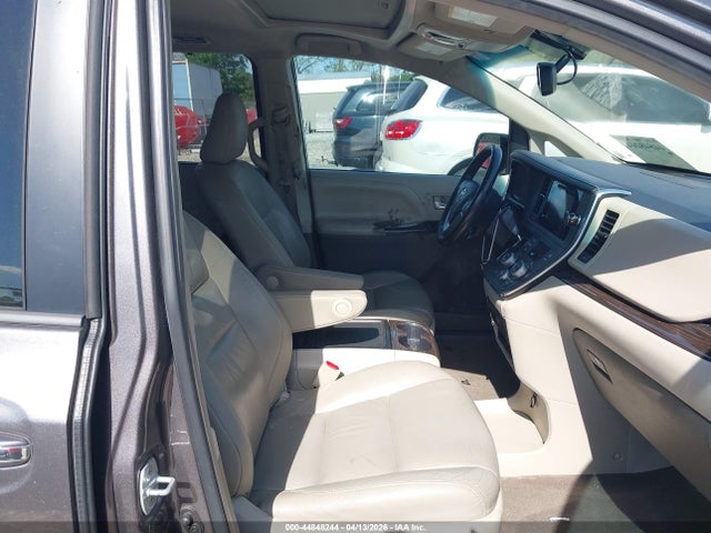 Продаж на аукціоні авто 2017 Toyota Sienna Xle 8 Passenger, vin: 5TDYZ3DC3HS832780, номер лоту: 44848244