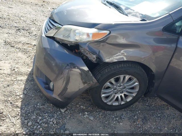 Продаж на аукціоні авто 2017 Toyota Sienna Xle 8 Passenger, vin: 5TDYZ3DC3HS832780, номер лоту: 44848244