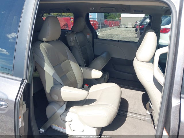 Продаж на аукціоні авто 2017 Toyota Sienna Xle 8 Passenger, vin: 5TDYZ3DC3HS832780, номер лоту: 44848244