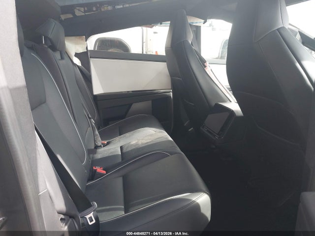 44848271 :رقم المزاد ، 7G2CEHED4RA037764 vin ، 2024 Tesla Cybertruck All-wheel Drive مزاد بيع