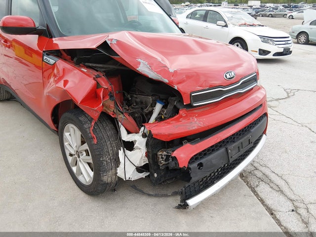 Продаж на аукціоні авто 2018 Kia Soul +, vin: KNDJP3A54J7592880, номер лоту: 44848309