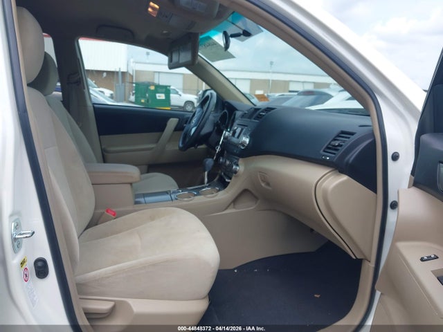 2012 Toyota Highlander Base V6 მანქანა იყიდება აუქციონზე, vin: 5TDZK3EH5CS069883, აუქციონის ნომერი: 44848372