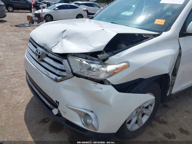 2012 Toyota Highlander Base V6 მანქანა იყიდება აუქციონზე, vin: 5TDZK3EH5CS069883, აუქციონის ნომერი: 44848372
